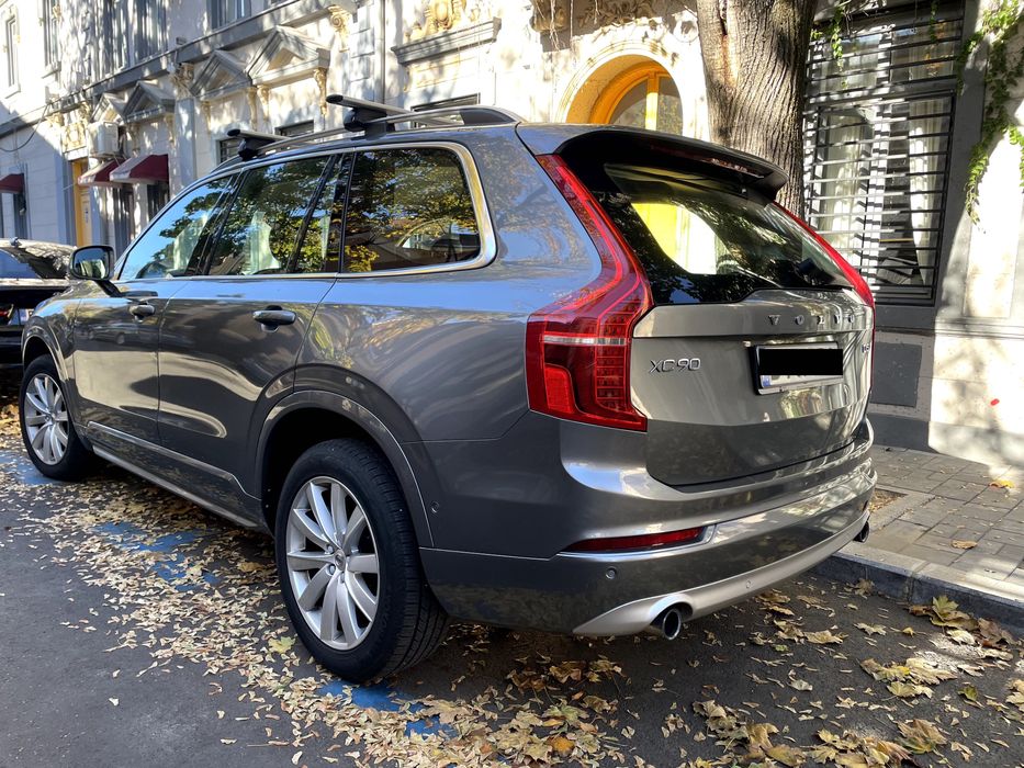 Volvo XC90 D5 AWD • 235 CP • 7 locuri