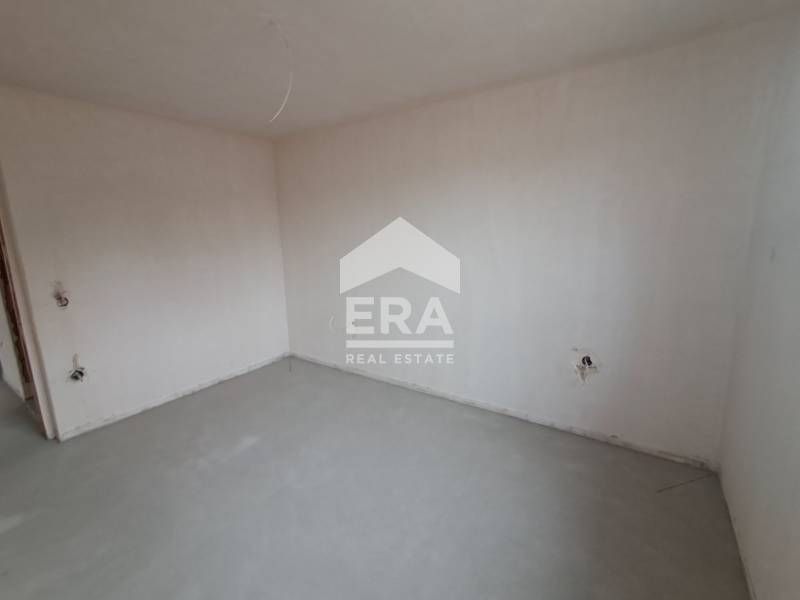 Продава се Двустаен апартамент в Варна, Победа - 68 кв.м за 1765 €/кв.м - Снимка #8