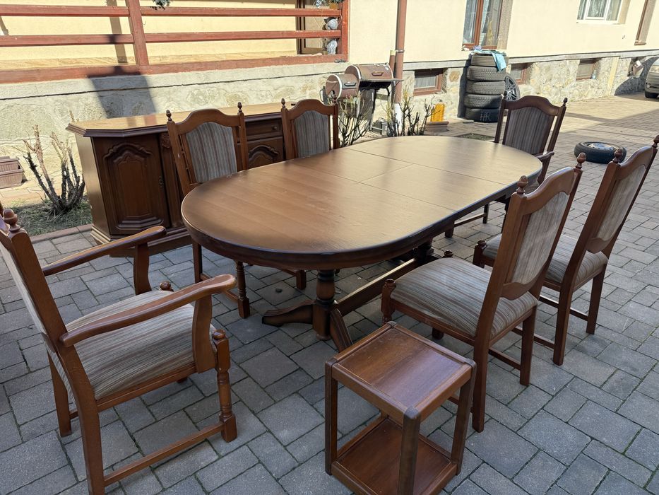 Vând masă lemn masiv 12 persoane cu 6 scaune