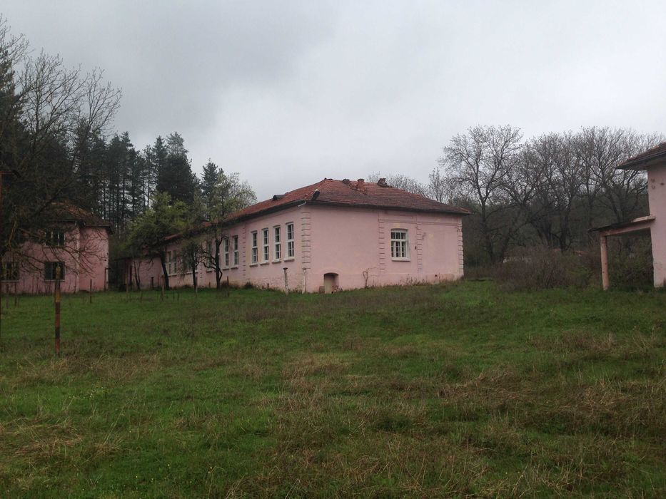 Продава се Промишлена сграда в с. Велчево, Област Ловеч - 23590 кв.м за 17 €/кв.м - Снимка #7