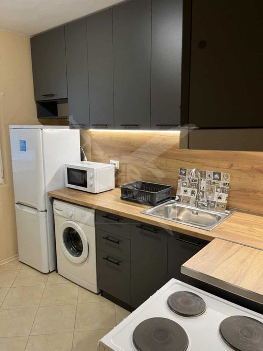 Дава се под наем Двустаен апартамент в Пловдив, Кършияка - 67 кв.м за 425 € - Снимка #1