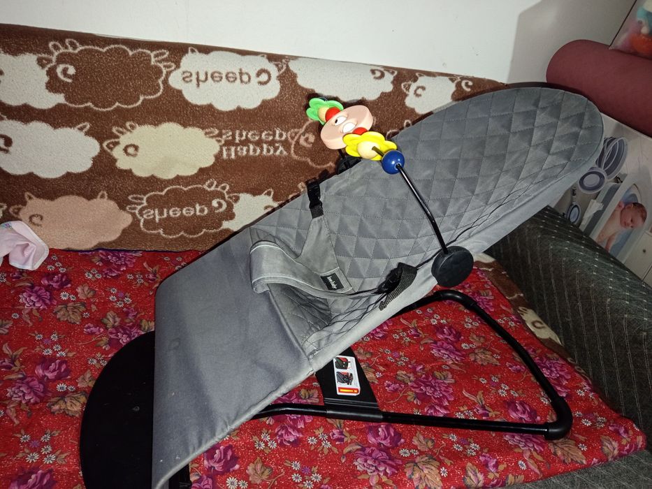 Шезлонг детский серый