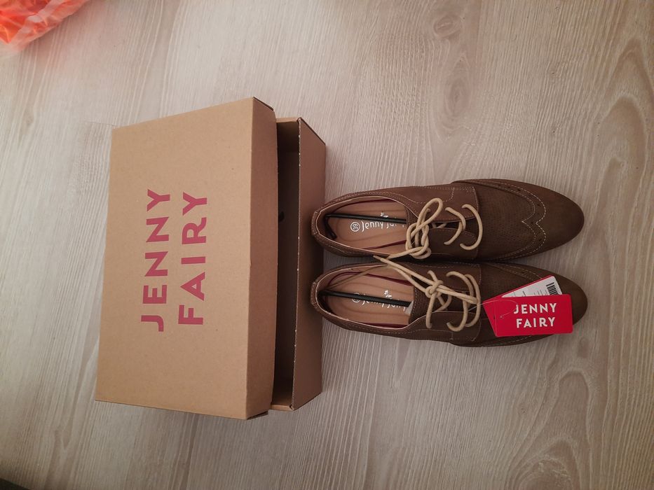 Transport gratuit! Pantofi noi, cu eticheta marimea 39