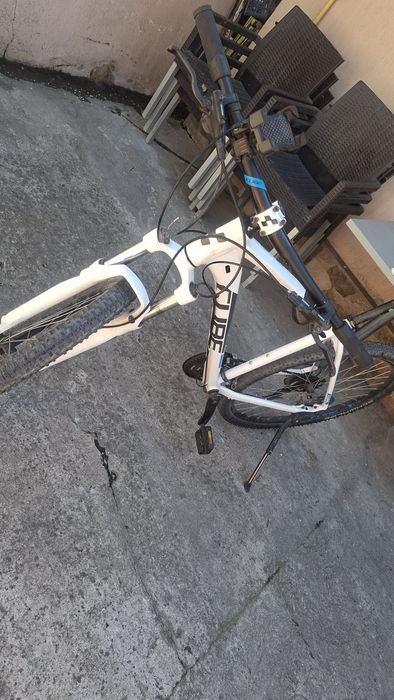 Bicicletă Cube Aim Race 29 - Frâne Hidraulice - Model Alb/Albastru