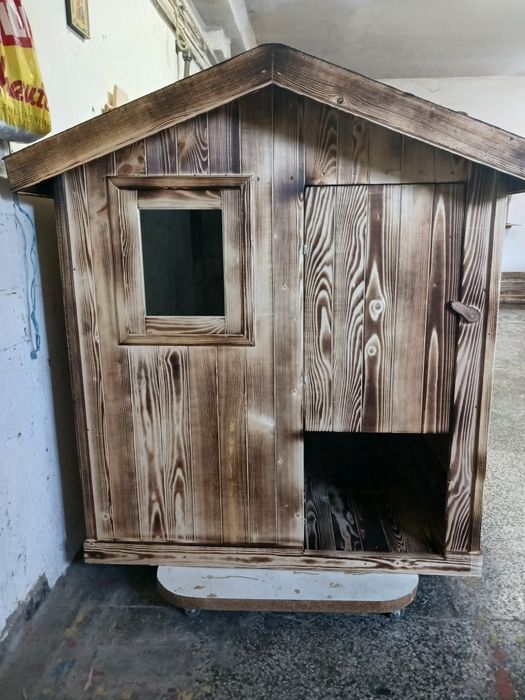 Кучешка колибка/ къща за куче/ колибката за куче