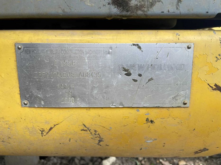 Dezmembrez excavator New Holland E 195 B , an 2008-piese de schimb