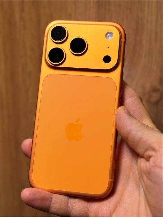 Apple iPhone 17 Pro 256GB / Cosmic Orange / USA / e-sim