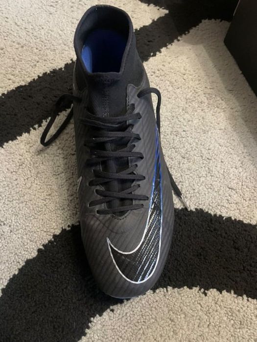 Бутонки - момчешки вид маратонки на найк