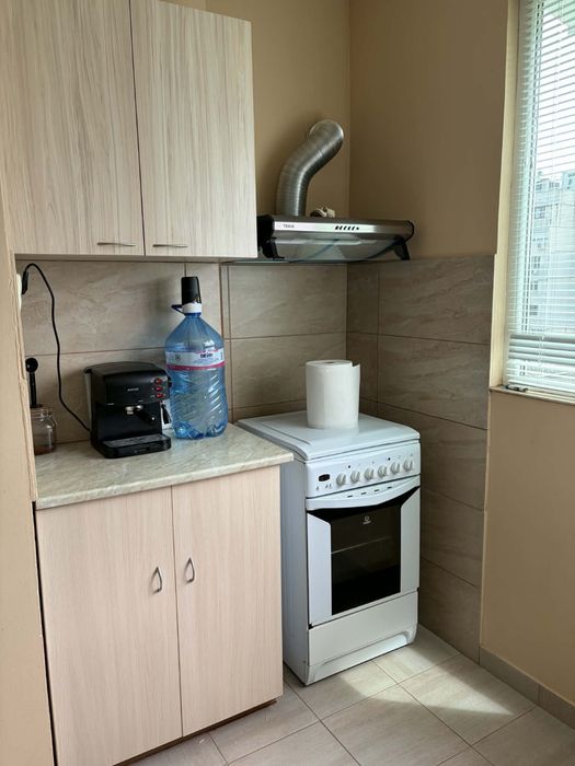 Двустаен апартамент до метростанция