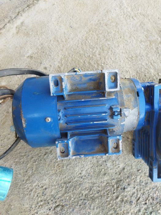 Электродвигатель. 300000₸.380/220w.