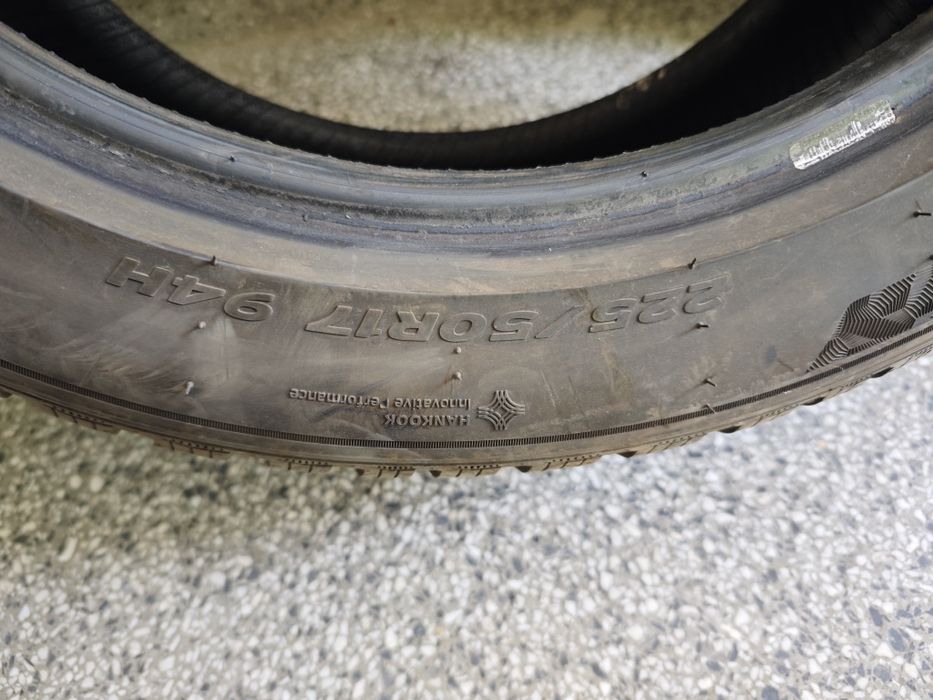 Една гума hankok winter icept rs3 225 50 17