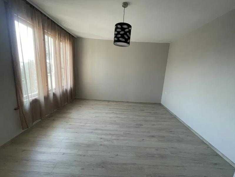 Чисто нов тристаен апартамент в СУПЕР центъра на гр. Бургас