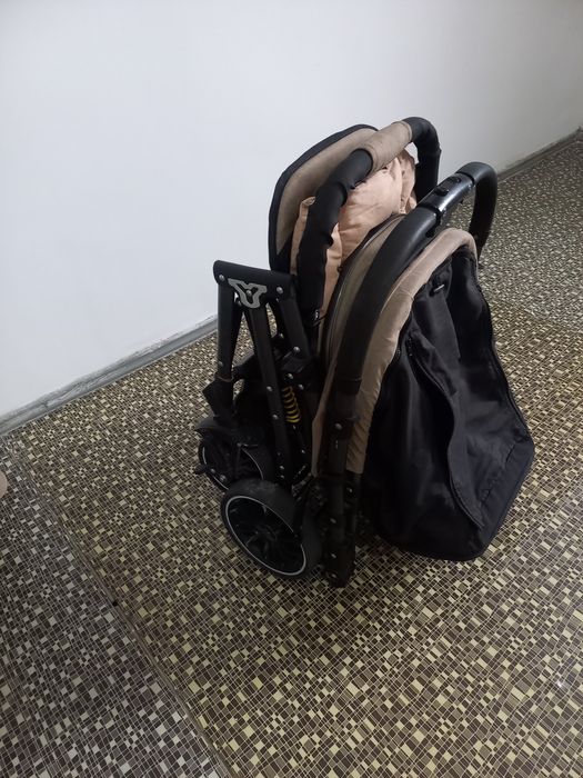 Каляска прогулкаға