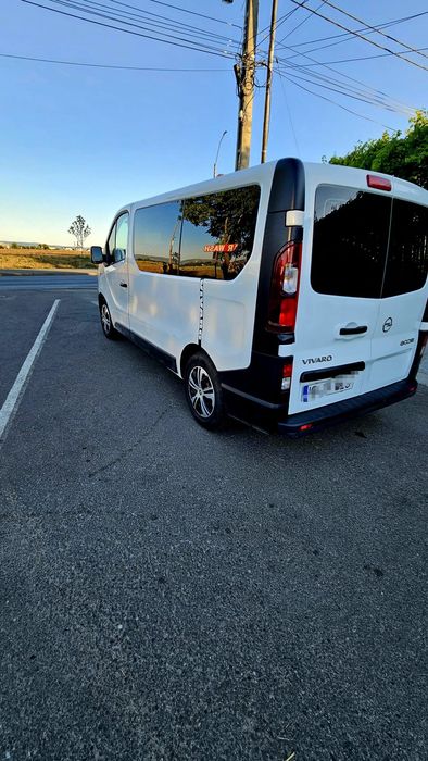 Opel  Vivaro 2017   8+1 locuri