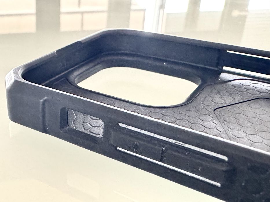 Husă UAG Monarch Pro iPhone 15 Pro