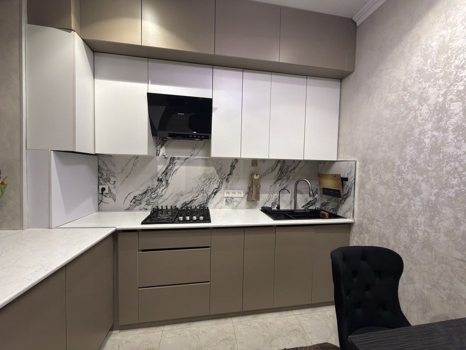 Сдам в аренду 3 комнаты + большой холл