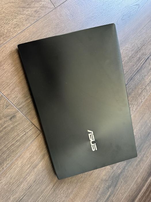 ASUS Zenbook UX425 E