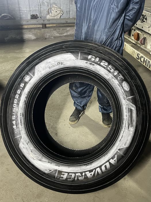 Шина на Мега прицеп