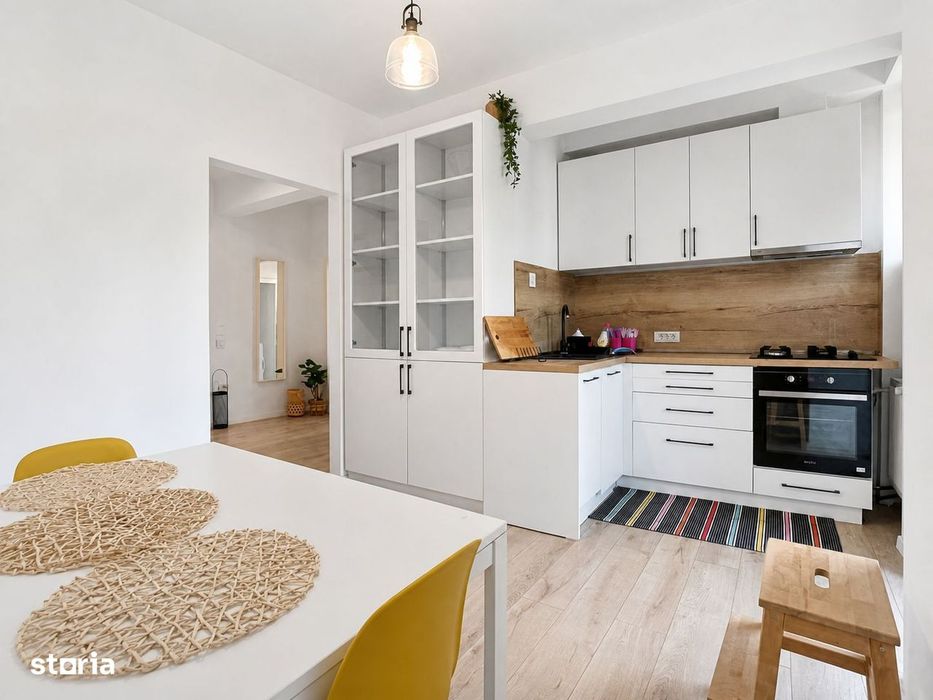 Apartament spatios 3 camere, garaj si boxa, zona de case – Complex Stu