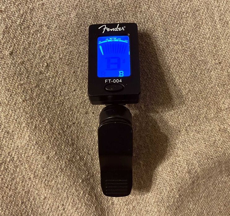 Aparat acordaj chitara Fender FT-004 tuner clip-on cromatic