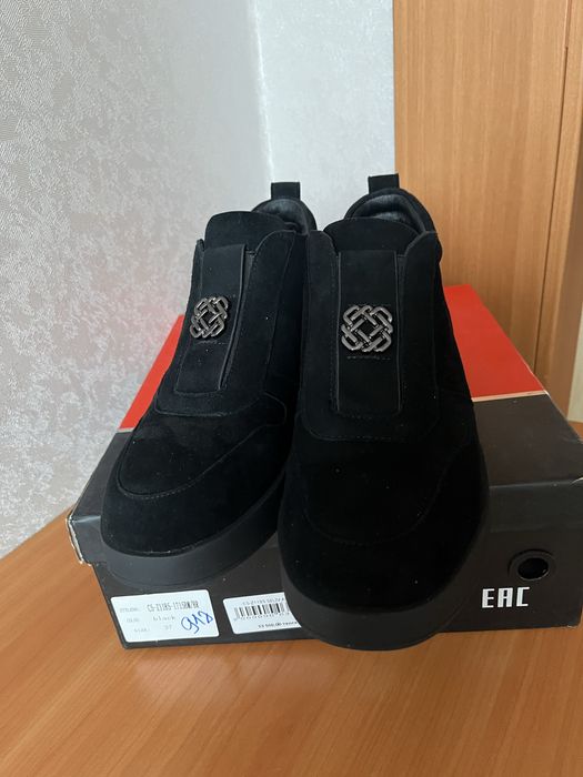 Ботинки зимние.