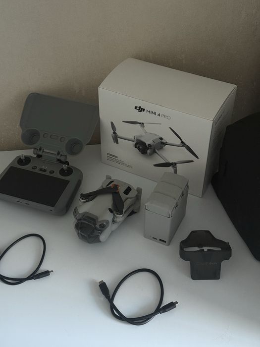 Дрон Dji Mini 4 Pro Fly More Combo Plus (RC2)