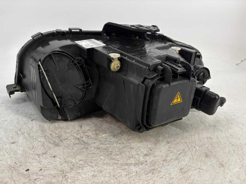 Far cu xenon stanga/dreapta Audi A3 an 2009