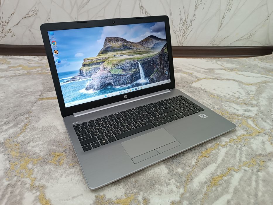 Ноутбук HP i3-10thGen SSD M.2 + Сумка.