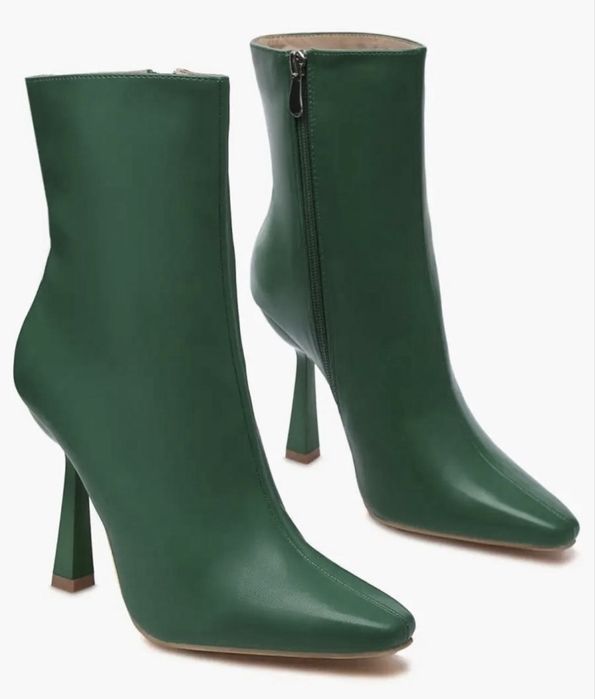 Ботильоны зеленые, новые.