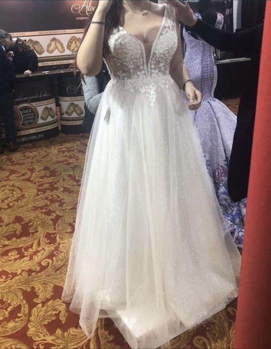 Vand rochie de mireasa