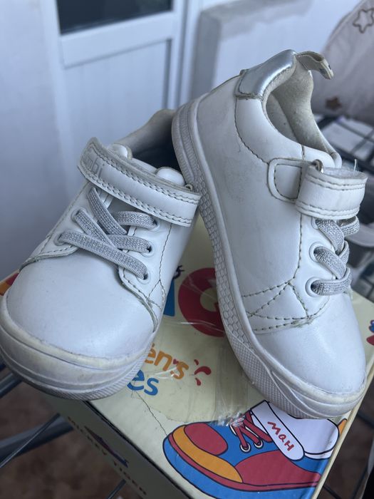 Продам обувь на девочку