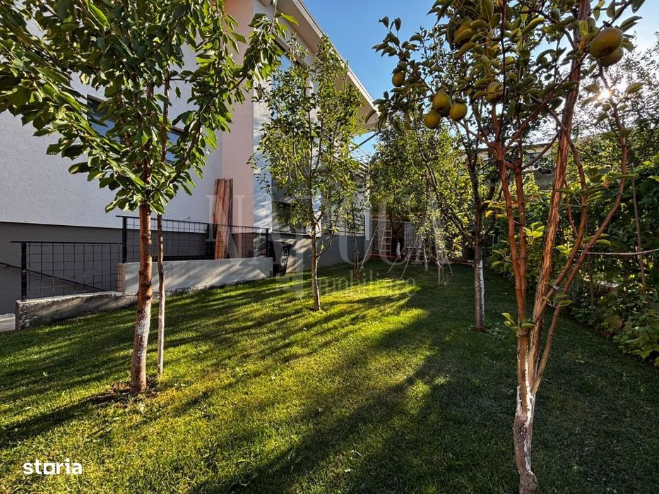 Casa 4 camere de vanzare in Floresti
