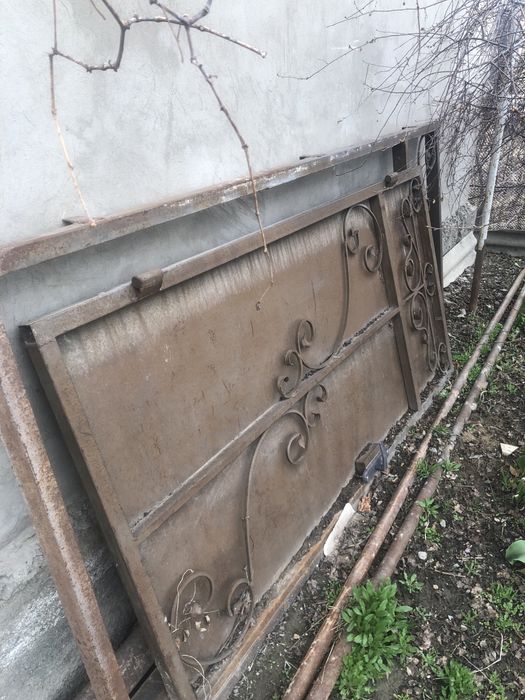 дамой забор калитка