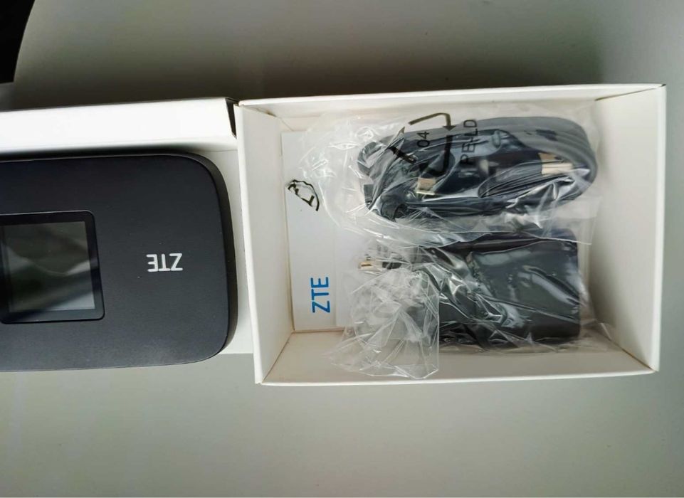 Мобилен рутер ZTE MF971RS (бисквитка)