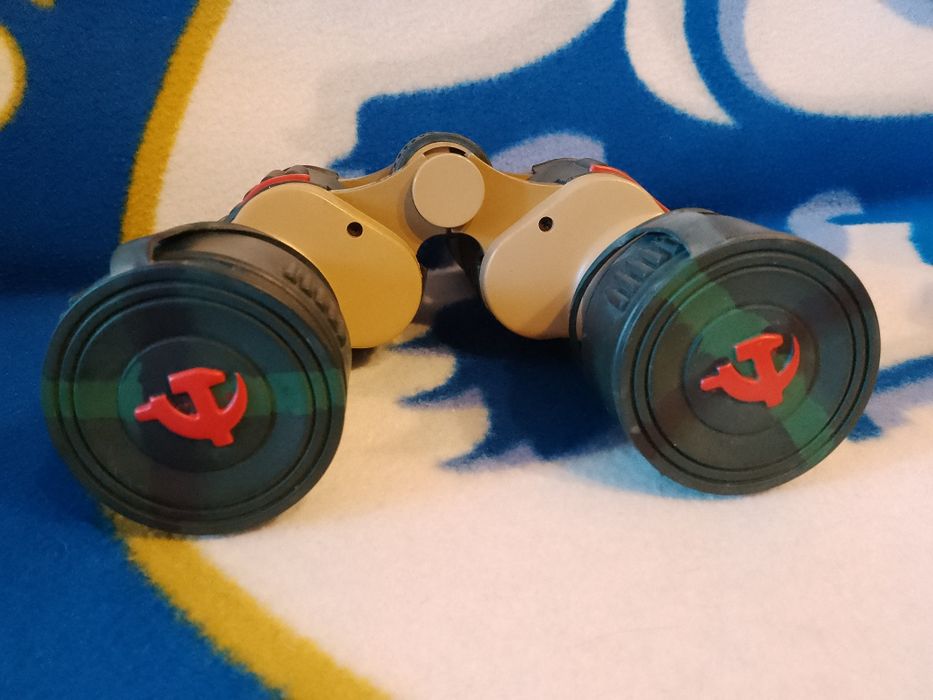 Бинокъл в чантичка