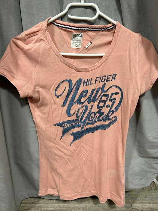 Vând tricou hilfiger denim