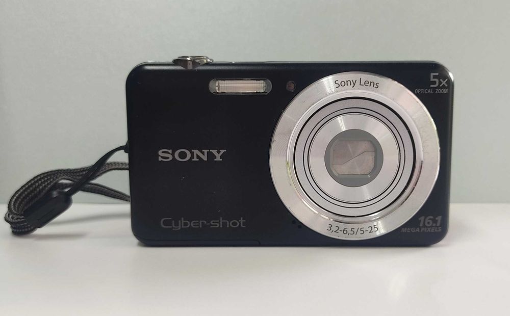 Чудесно фотоапаратче SONY DSC W710