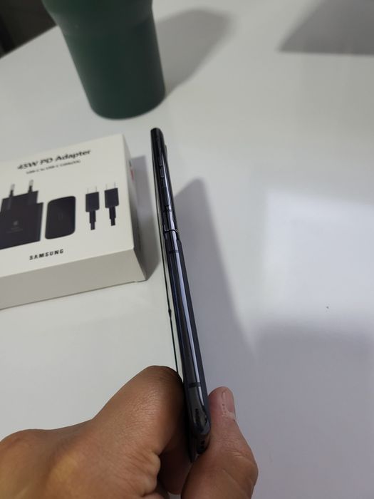 Motorola RAZR 40 ultra yoki Razr+ 2023 ekran holatlari zur 256 gb