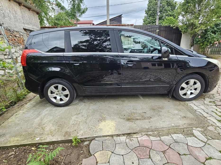 Vând Peugeot 5008 1.6 HDI