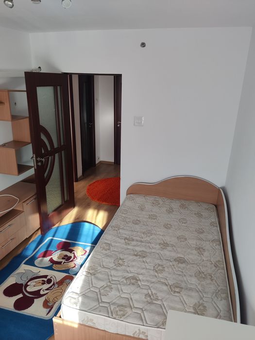 Închiriez apartament 3 camera in Târgu frumos