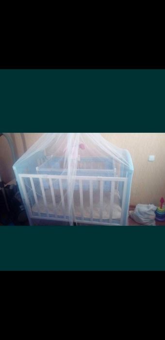 Продам детскую кроватку