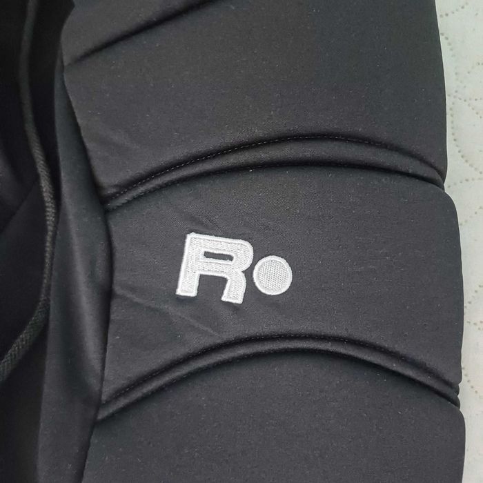 Продавам вратарско долнище