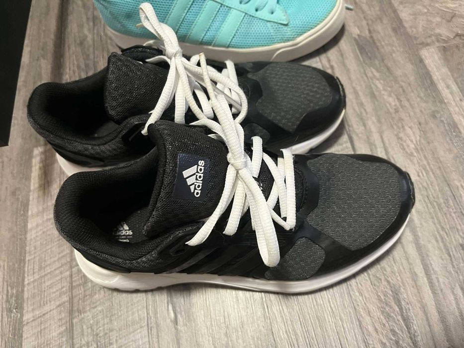 Дамски маратонки комплектна цена 200 лв