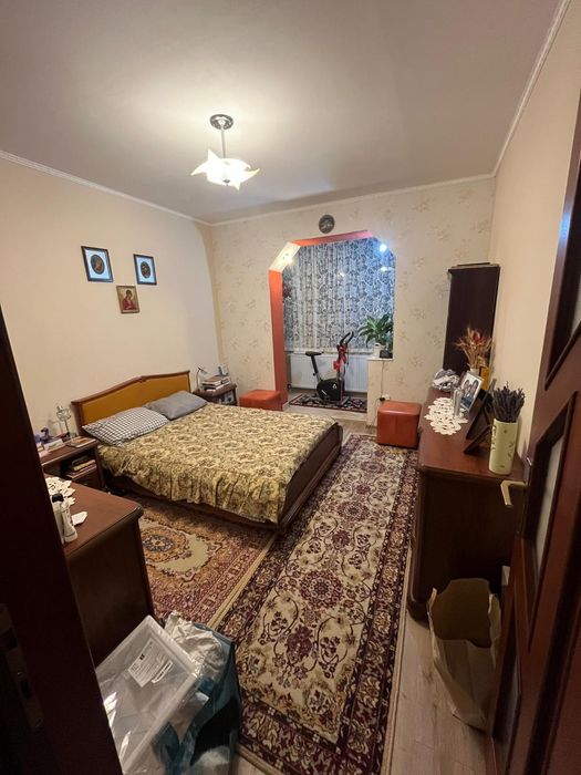 Apartament 4 camere, etaj 3 cu boxa și garaj, cartierul Sasar, strada  Ioan  Slavici