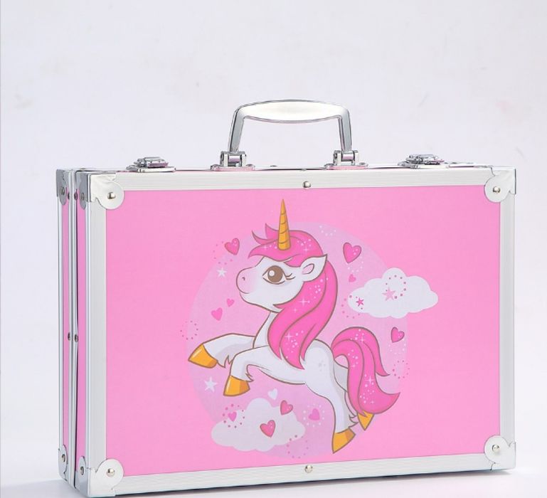 Творчески комплект за рисуване с изключително разнообразие от цветове