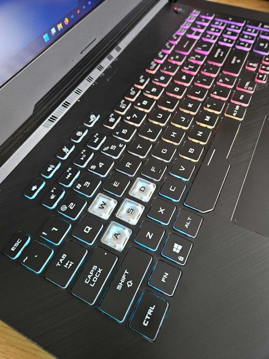 Laptop Gaming Asus ROG Strix G17 i7 / RTX 2060 / 32GB RAM / 144Hz