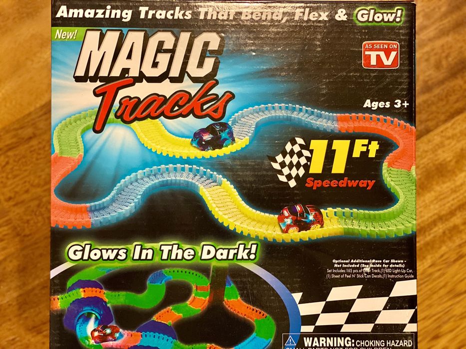Boomerang Ball + Pista 220 piese (3m) Magic Tracks, fosforescente