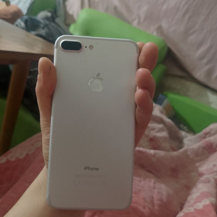 iPhone 7 plus seriy Sveta