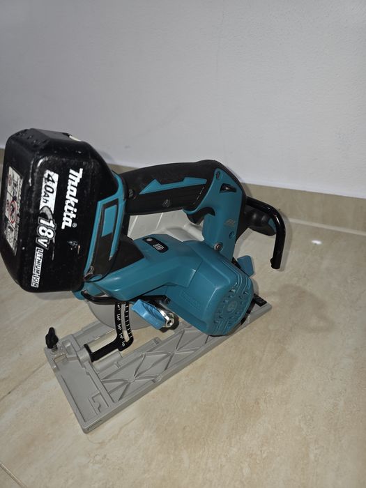 Fierastrau circular Makita DHS 680