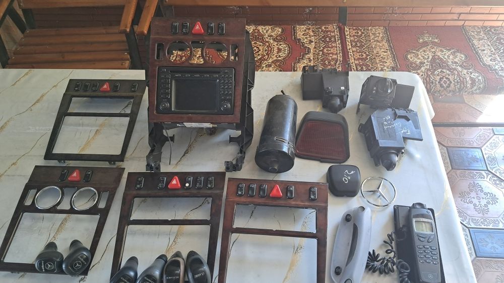 Мерс.210Е.Консоль центральная.